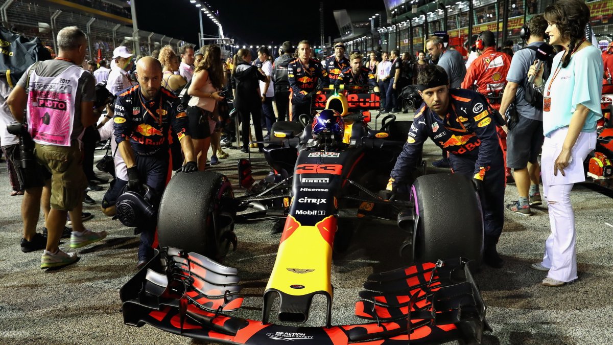 Max Verstappen před závodem v Singapuru