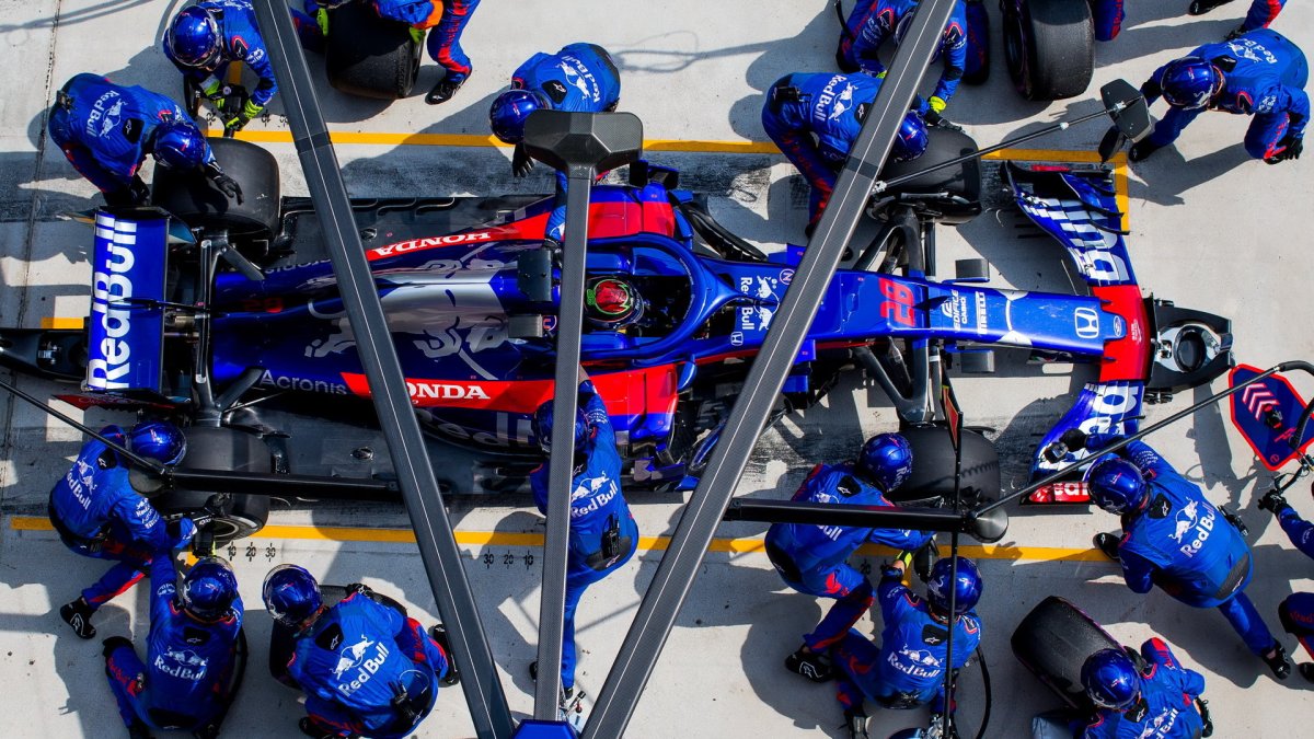 Brendon Hartley v závodě v Číně