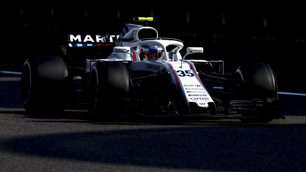 Sergej Sirotkin v závodě v Číně