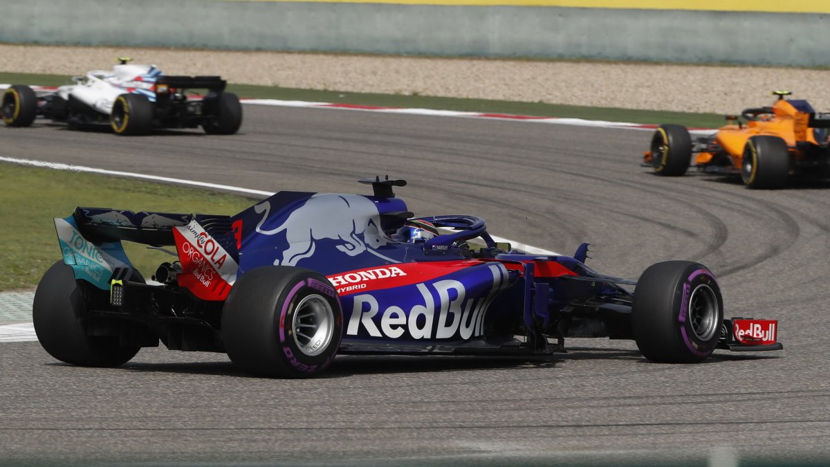 Brendon Hartley v závodě v Číně