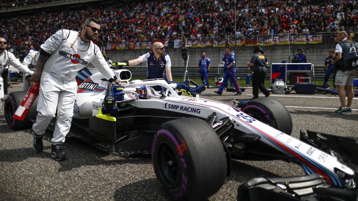 Sergej Sirotkin před závodem v Číně