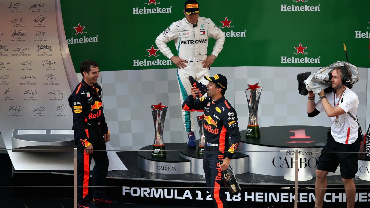 Daniel Ricciardo se velmi těšil ze svého vítězství v závodě v Číně