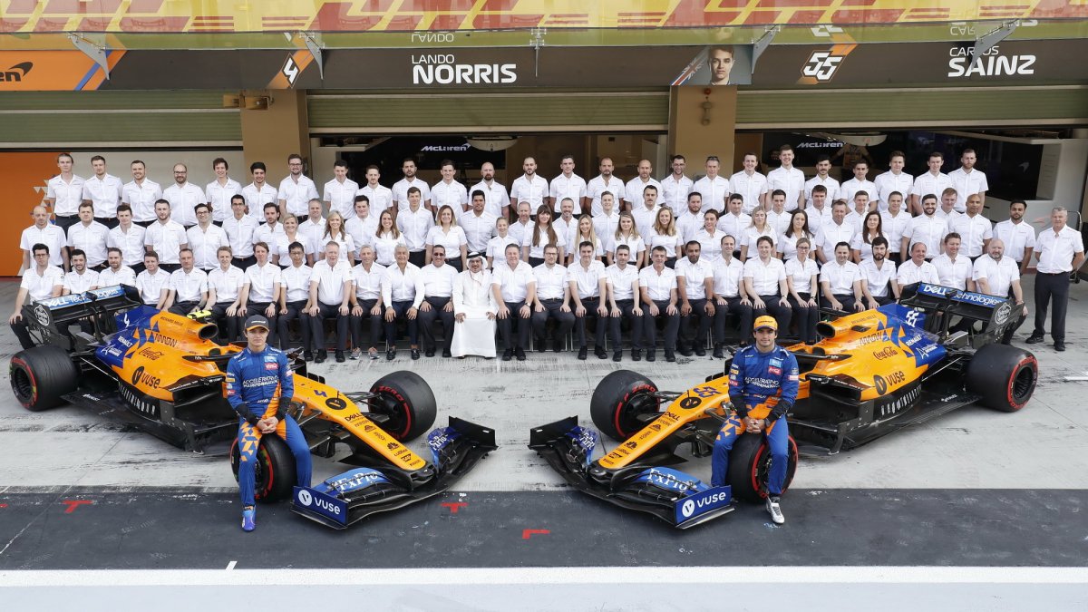 Tým McLaren v Abú Zabí