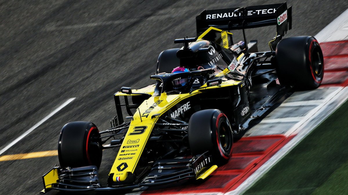 Daniel Ricciardo v kvalifikaci v Abú Zabí