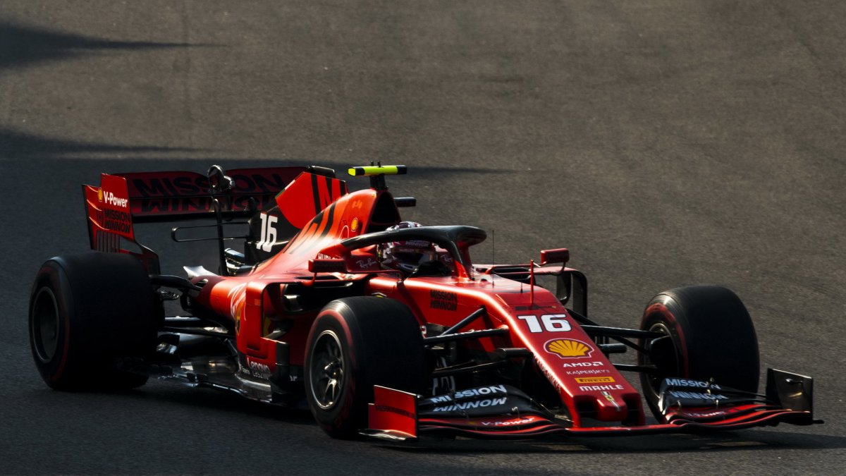 Charles Leclerc v kvalifikaci v Abú Zabí
