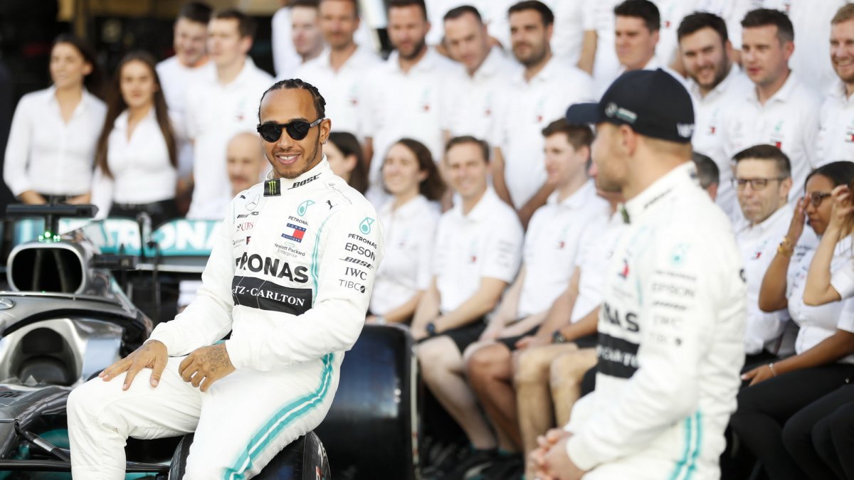 Lewis Hamilton v Abú Zabí