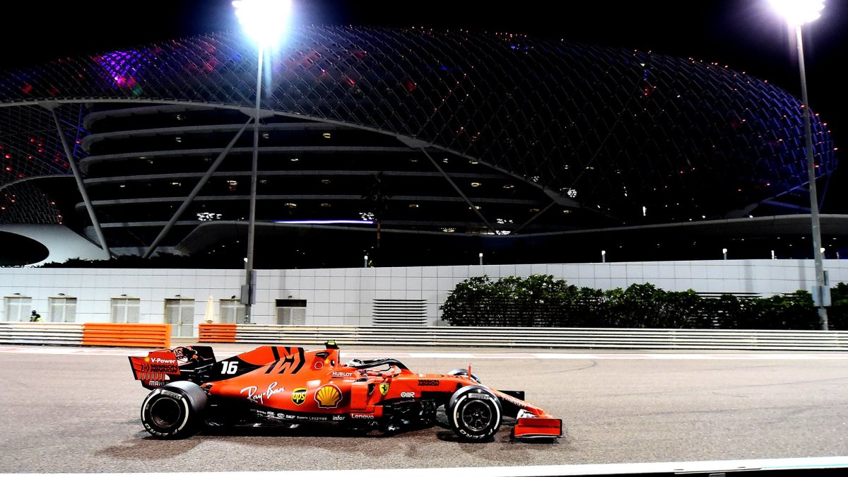 Charles Leclerc v tréninku v Abú Zabí