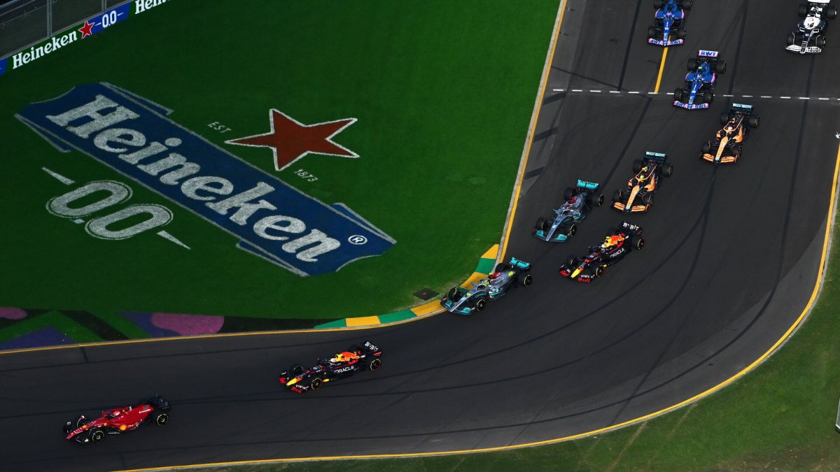 Start závodu v Melbourne