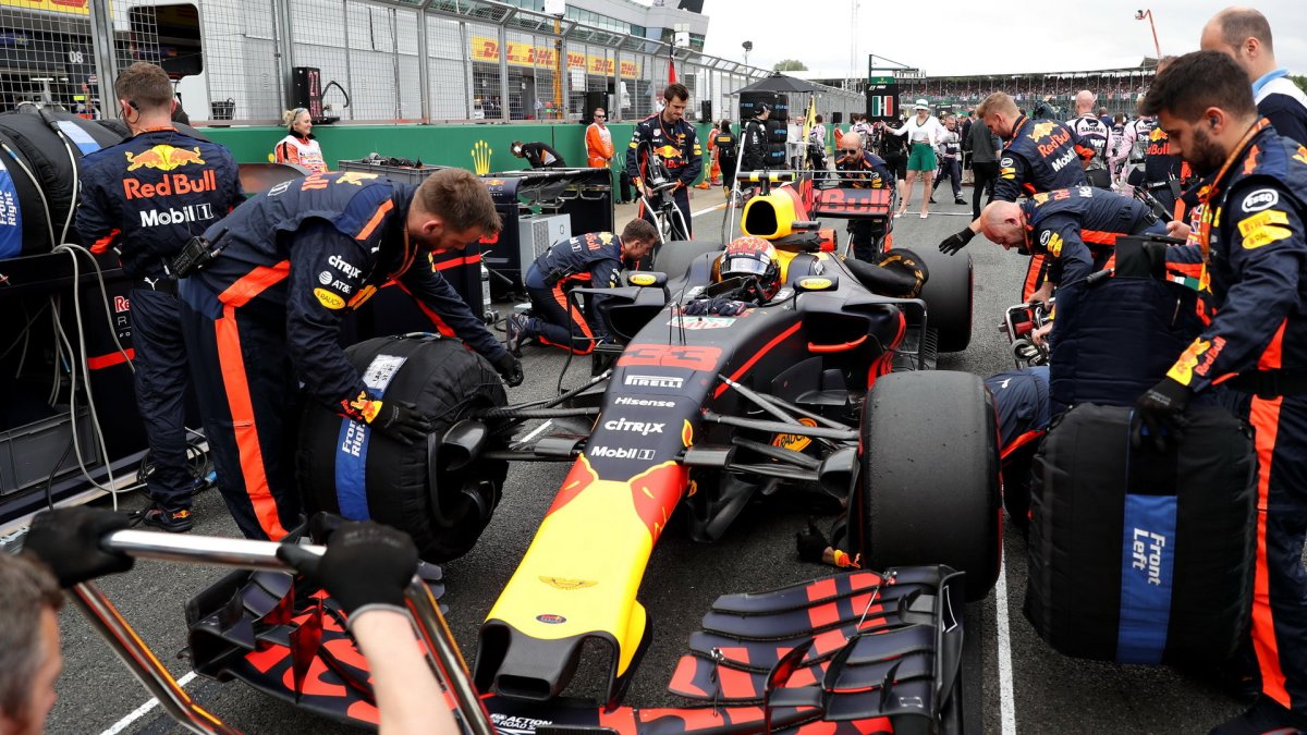 Max Verstappen před závodem v Silverstone