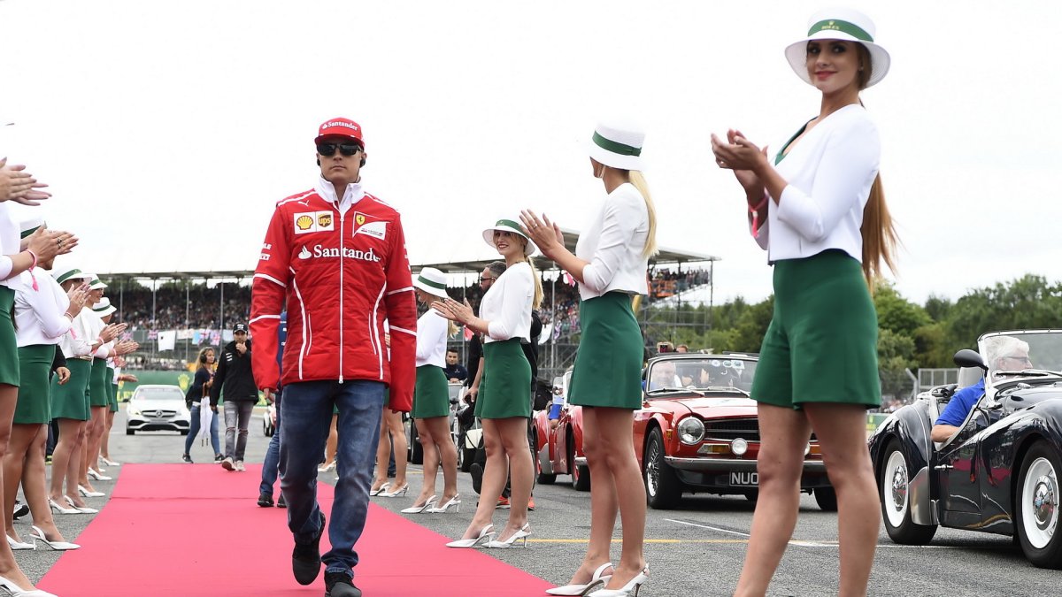 Kimi Räikkönen při prezentaci před závodem v Silverstone