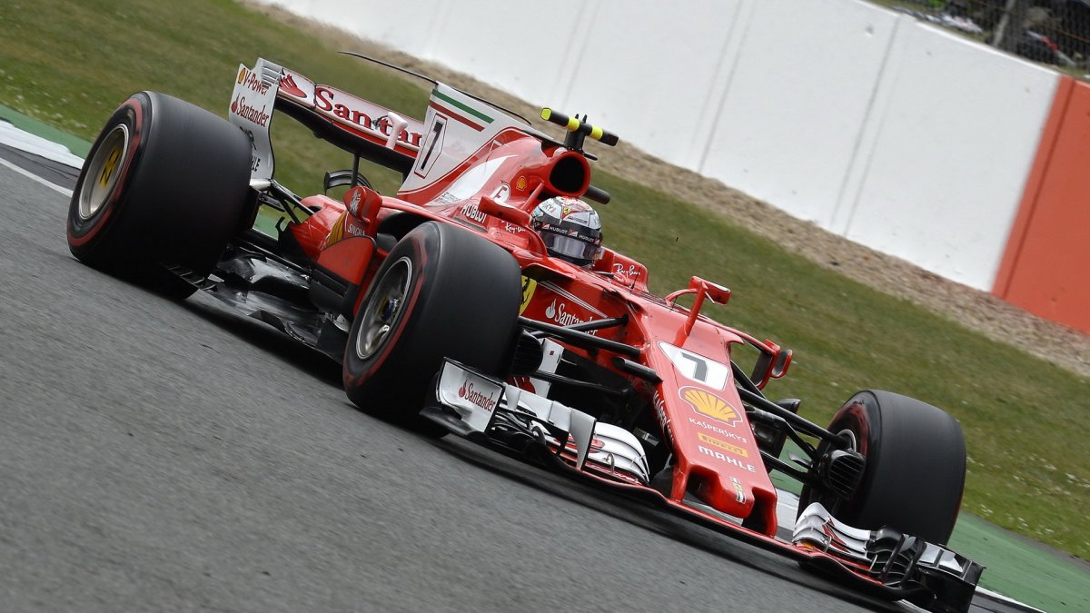 Kimi Räikkönen v závodě v Silverstone
