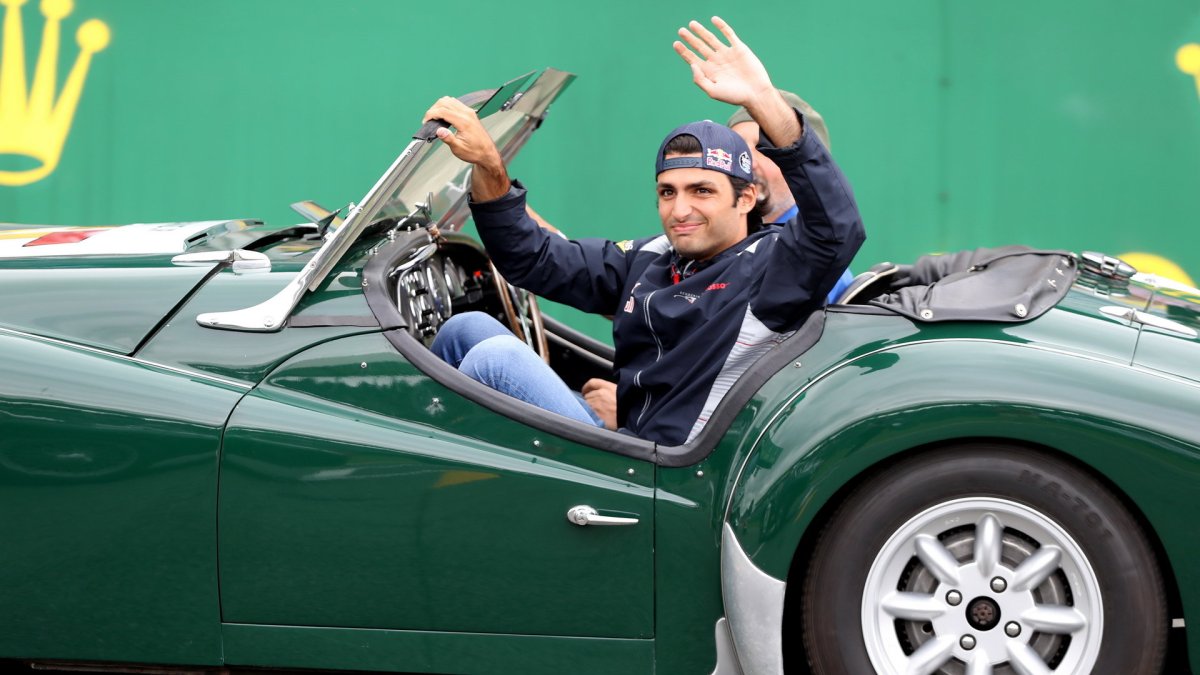 Carlos Sainz při prezentaci před závodem v Silverstone