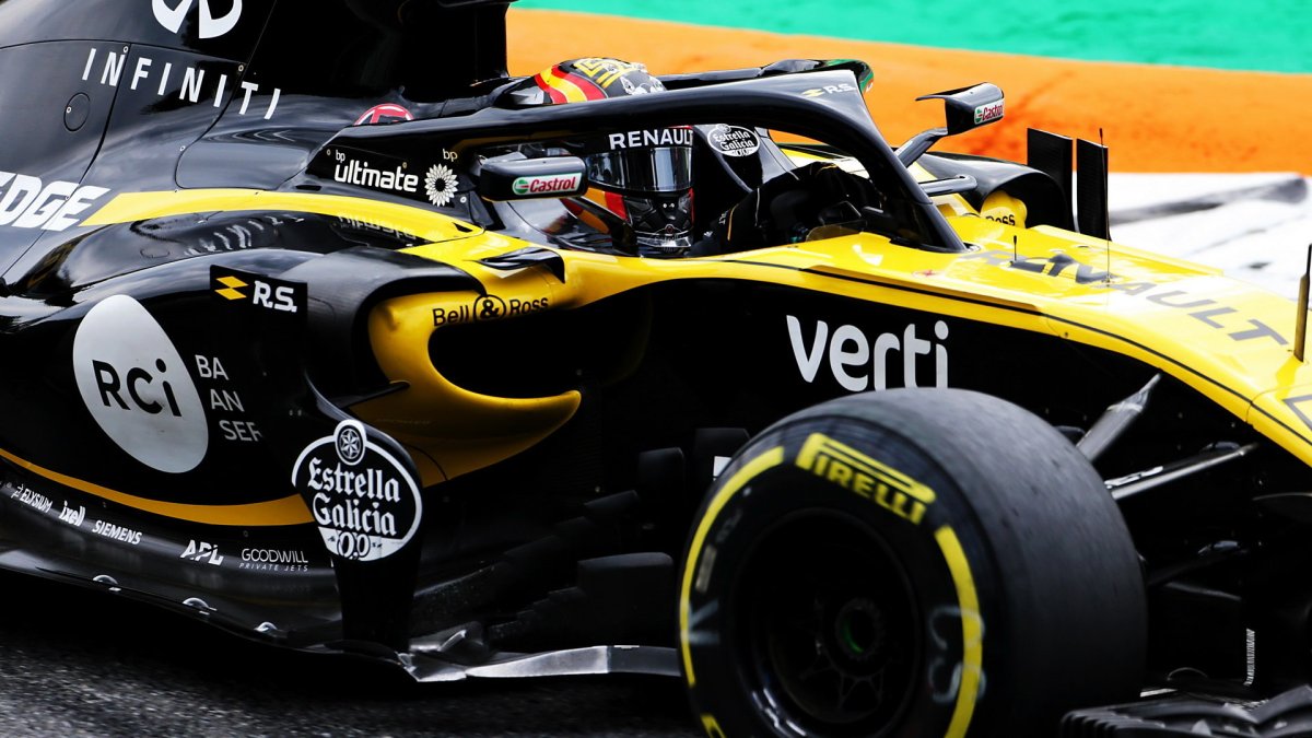 Carlos Sainz při pátečním tréninku na Monze