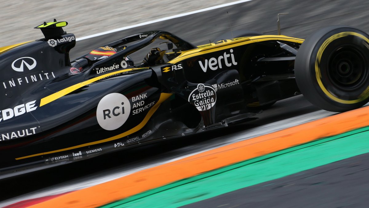 Carlos Sainz při pátečním tréninku na Monze