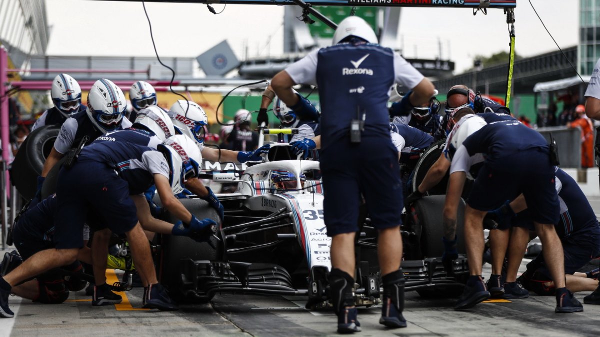 Sergej Sirotkin při pátečním tréninku na Monze