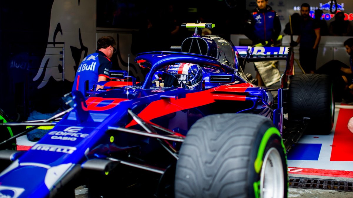 Pierre Gasly při pátečním tréninku na Monze