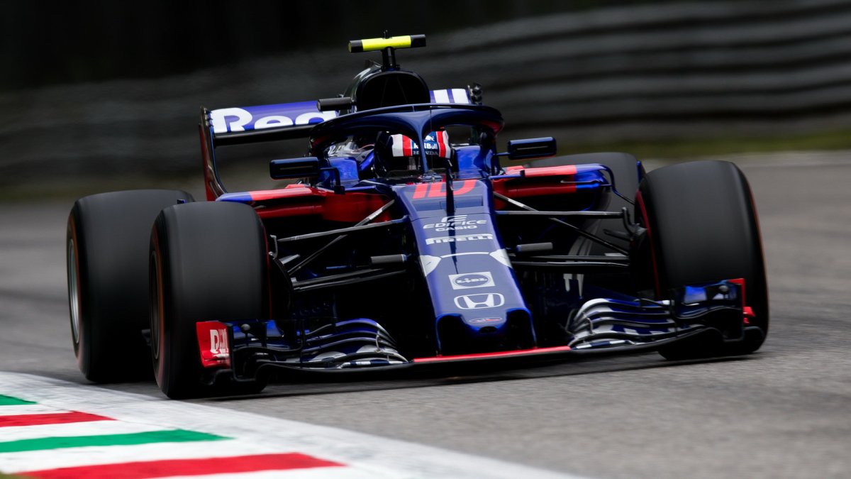 Pierre Gasly při pátečním tréninku na Monze