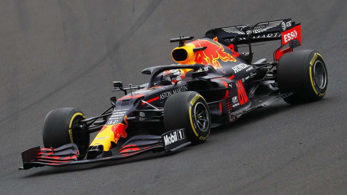 Max Verstappen v závodě v Maďarsku