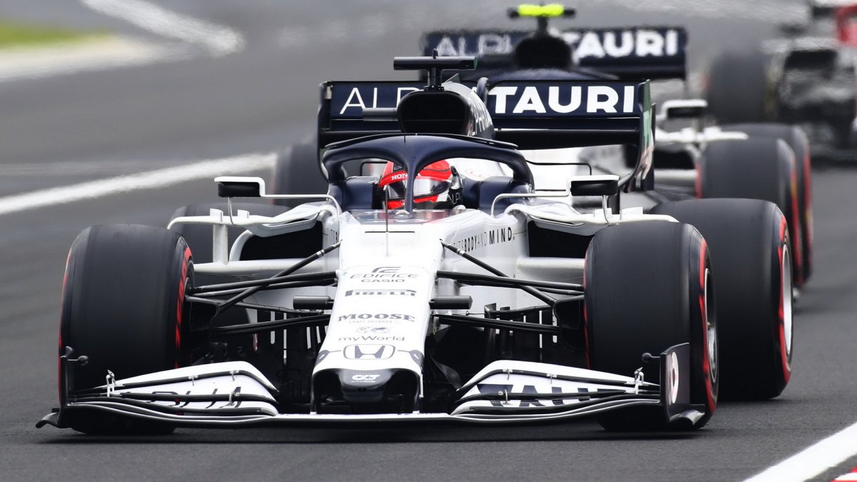 Daniil Kvjat v závodě v Maďarsku