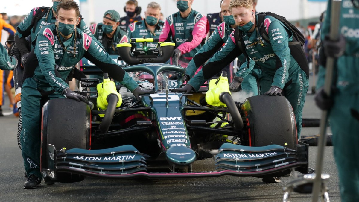 Sebastian Vettel před starem závodu v Kataru