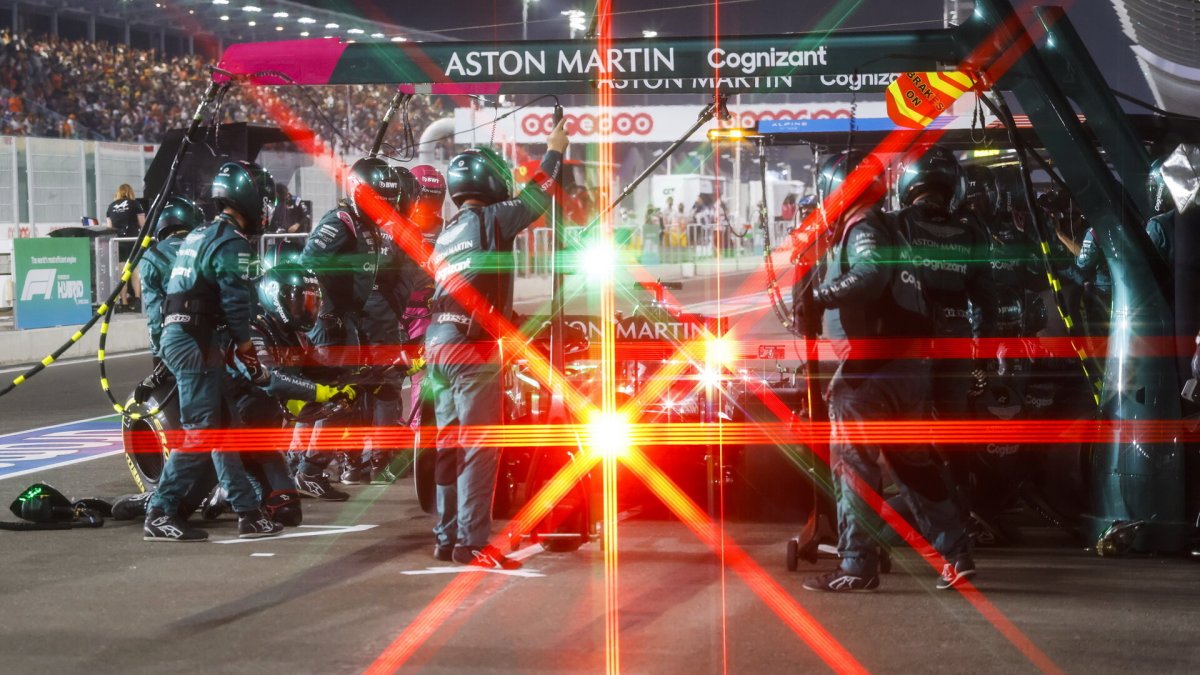 Lance Stroll v závodě v Kataru