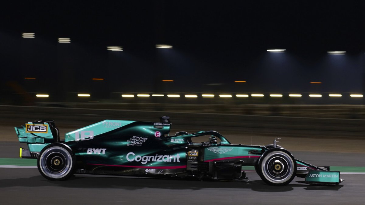 Lance Stroll v závodě v Kataru