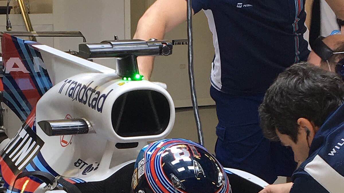 Lance Stroll v kokpitu Williamsu