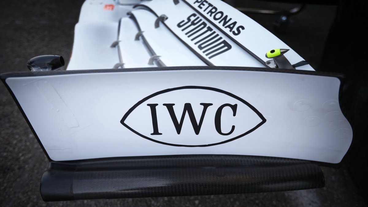 Speciální slavnostní zbarvení Mercedesu F1 W10 EQ Power+ pro závodní víkend v Německu