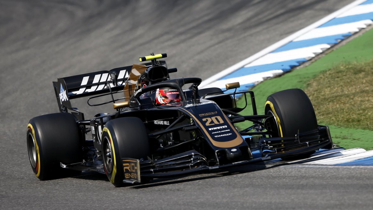 Kevin Magnussen v tréninku v Německu