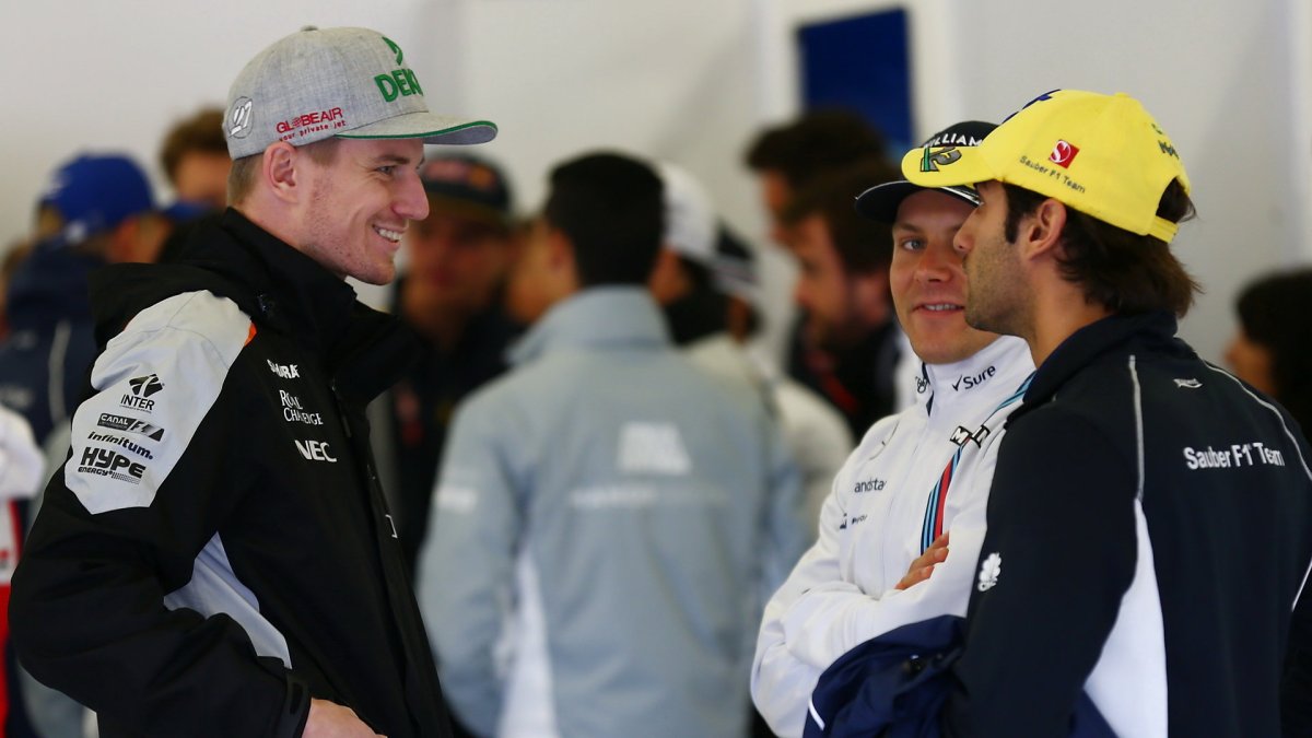 Nico Hülkenberg, Felipe Nasr a Valtteri Bottas před závodem v Silverstone