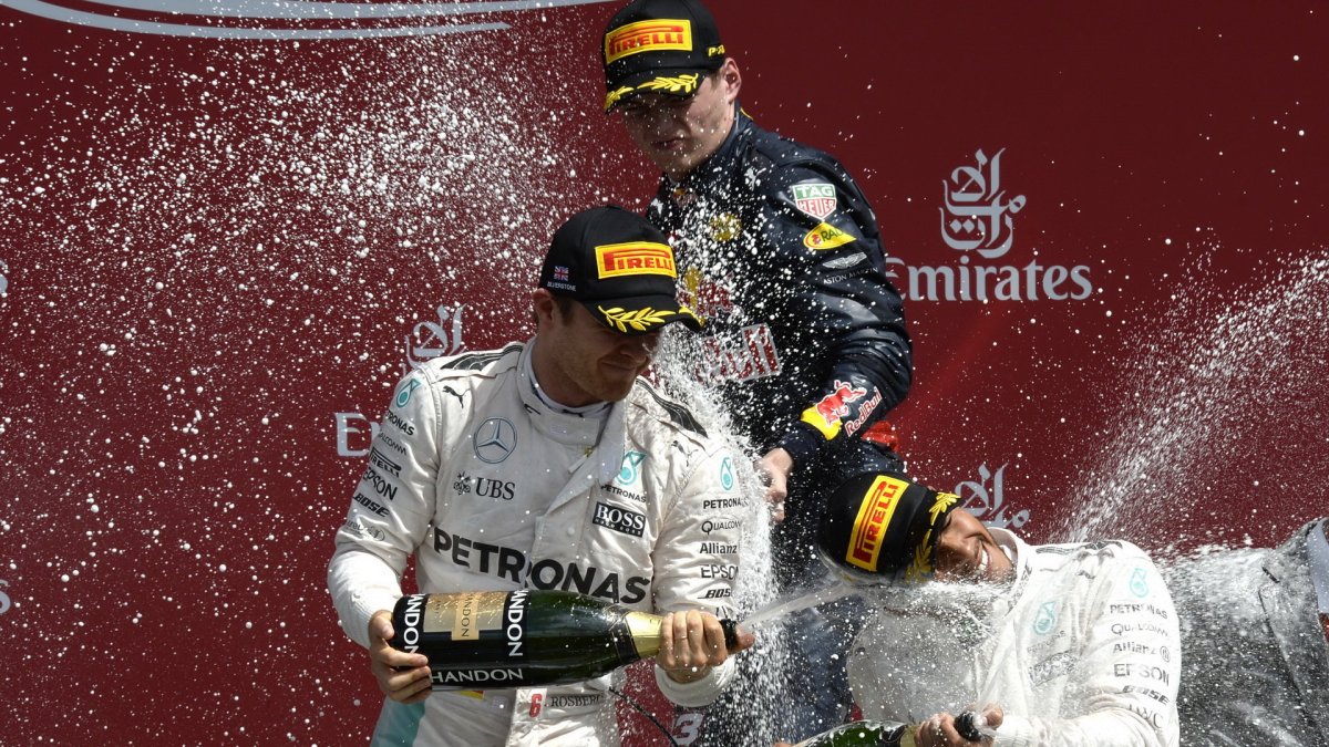 Vítězové po závodě v Silverstone