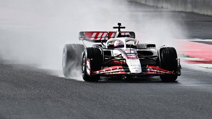 Romain Grosjean při testu  s Haasem v Mugellu