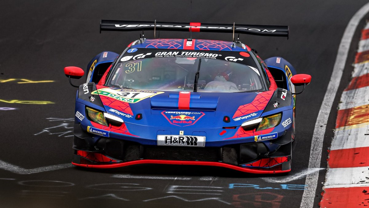 Max Verstappen na Nürburgringu ve voze GT3