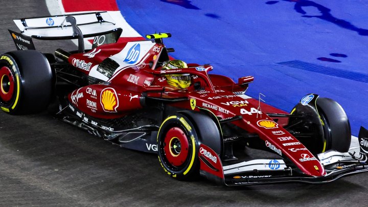 Lewis Hamilton v Singapuru