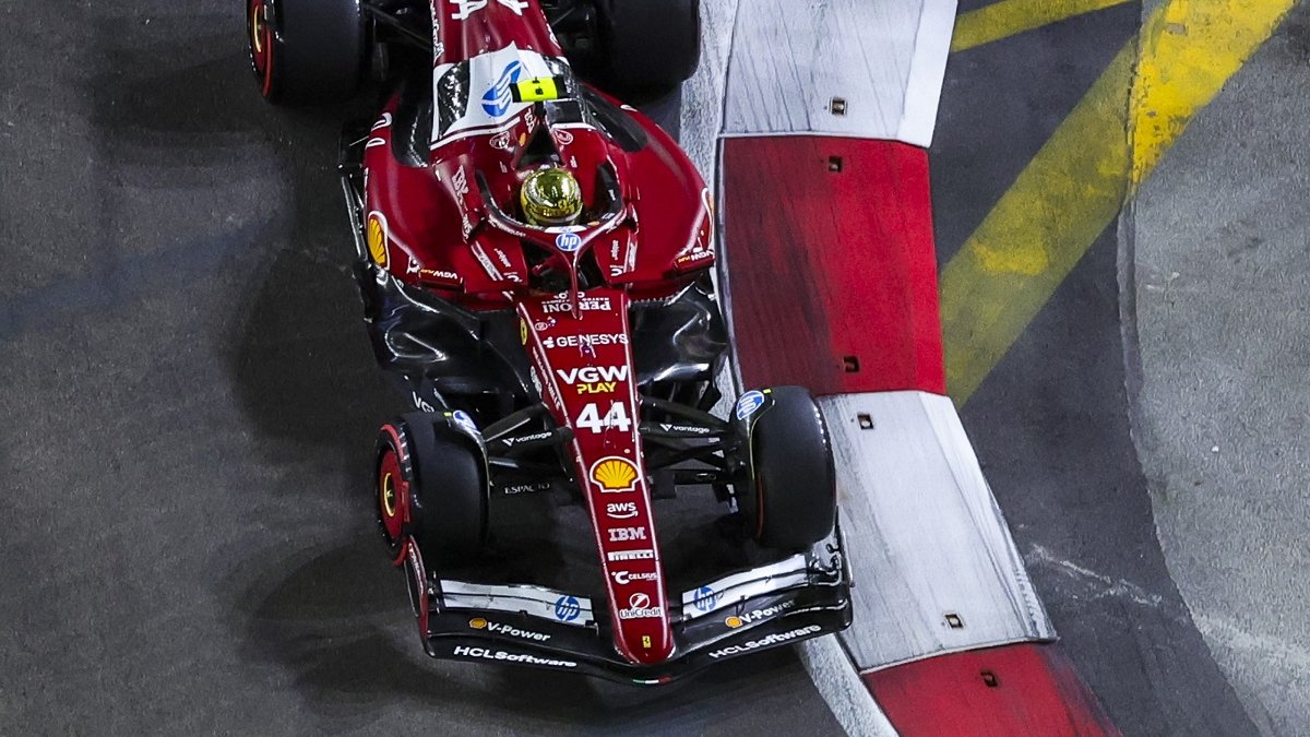 Lewis Hamilton v Singapuru