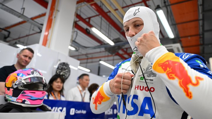 Liam Lawson v Singapuru