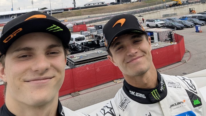 Lando Norris a Oscar Piastri v Austinu