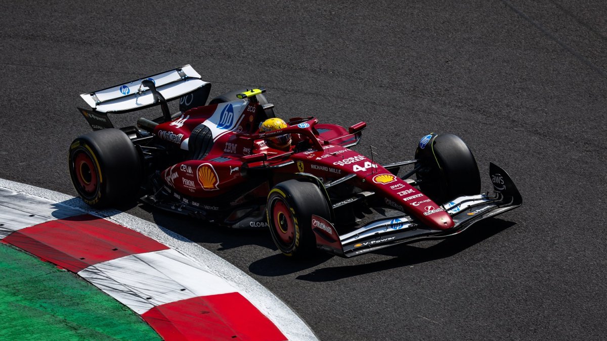 Lewis Hamilton v Mexiku