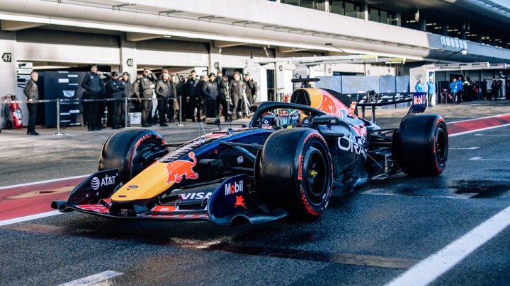 Isack Hadjar v Red Bullu RB22