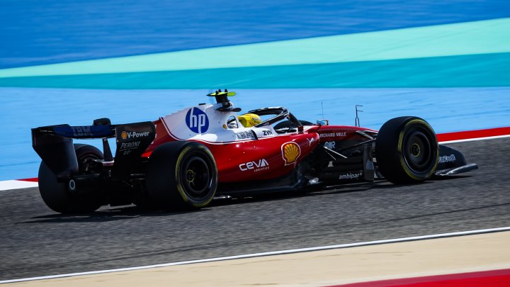 Lewis Hamilton v monopostu SF-26