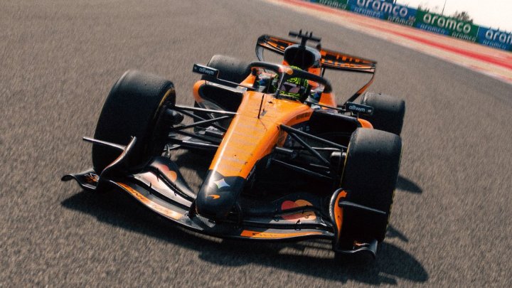 Lando Norris a Mclaren MCL40