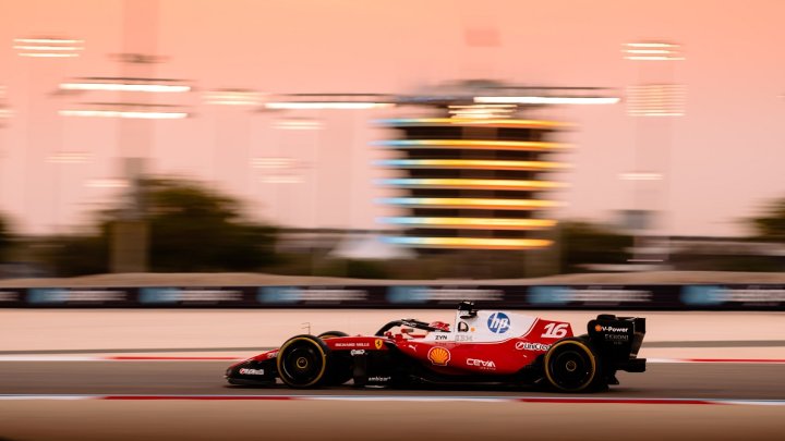 Charles Leclerc během testů v Bahrajnu