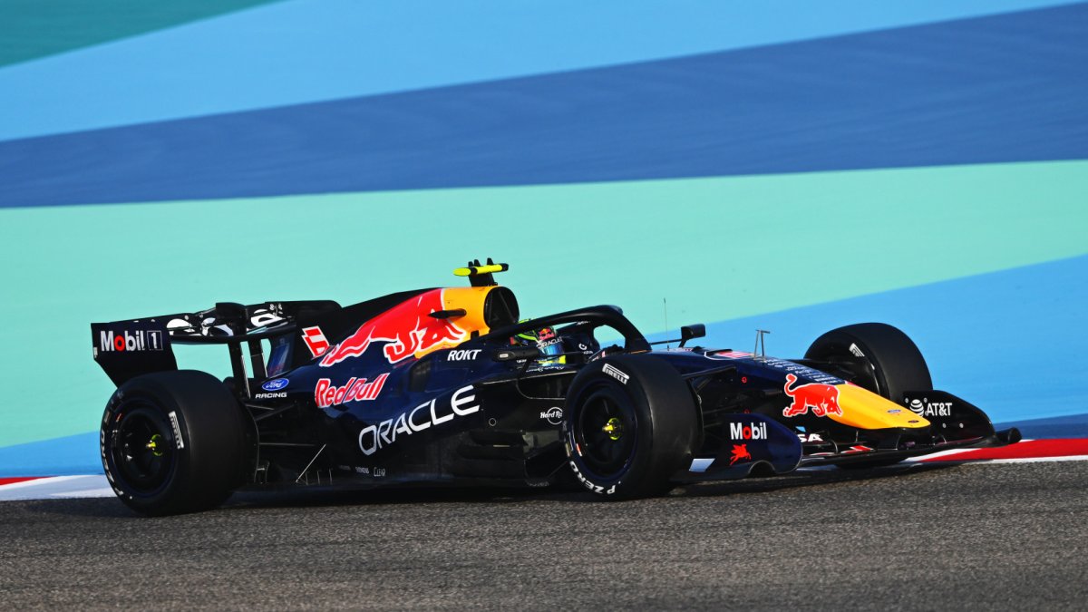 Isack Hadjar na testech v Bahrajnu