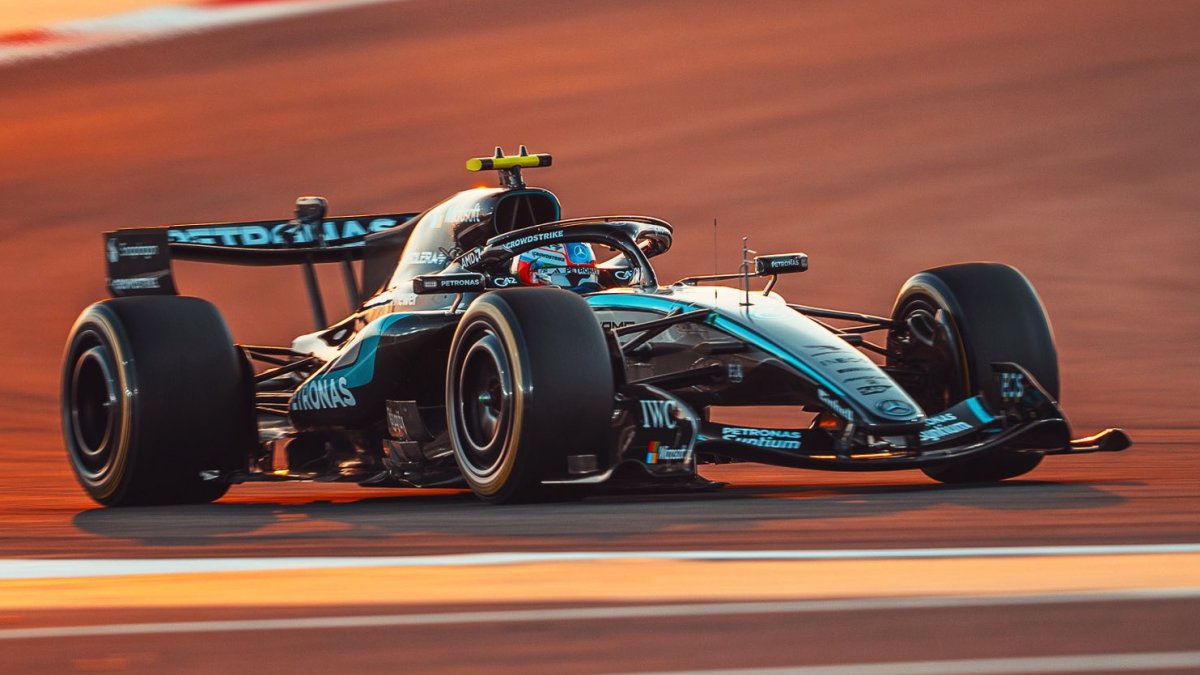 Kimi Antonelli na testech v Bahrajnu s Mercedesem W17