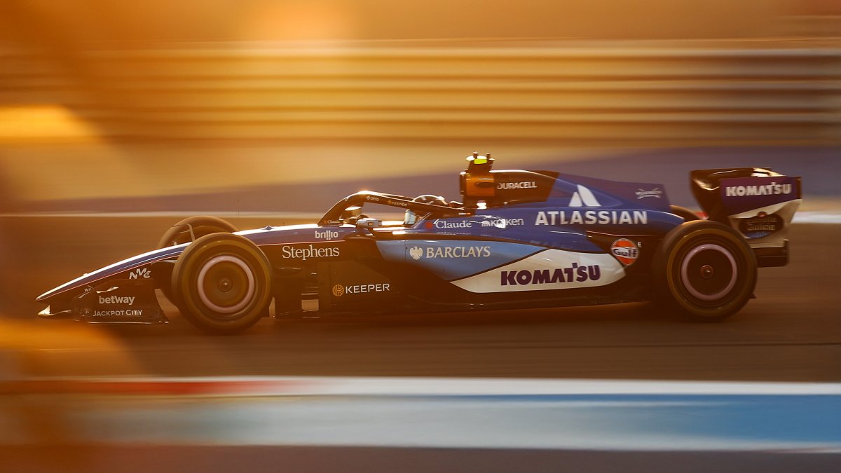 Carlos Sainz během posledního dne testů v Bahrajnu