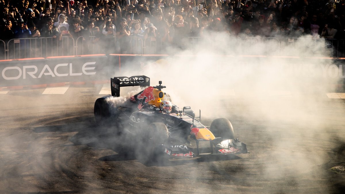 Yuki Tsunoda na Showrunu v San Franciscu