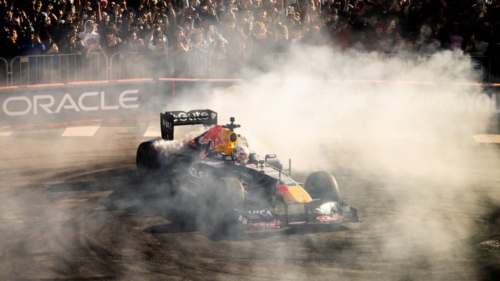 Yuki Tsunoda na Showrunu v San Franciscu