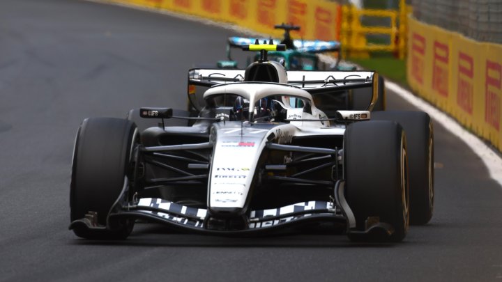 Valtteri Bottas v Cadillacu