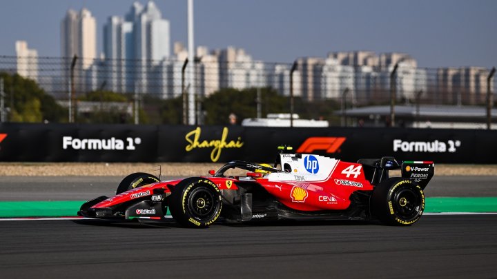 Lewis Hamilton v Číně s Ferrari SF-26