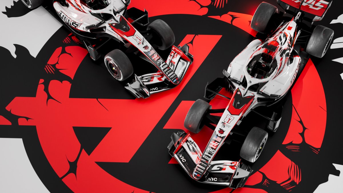 Haas VF-26 se speciálním zbarvením na Japonsko